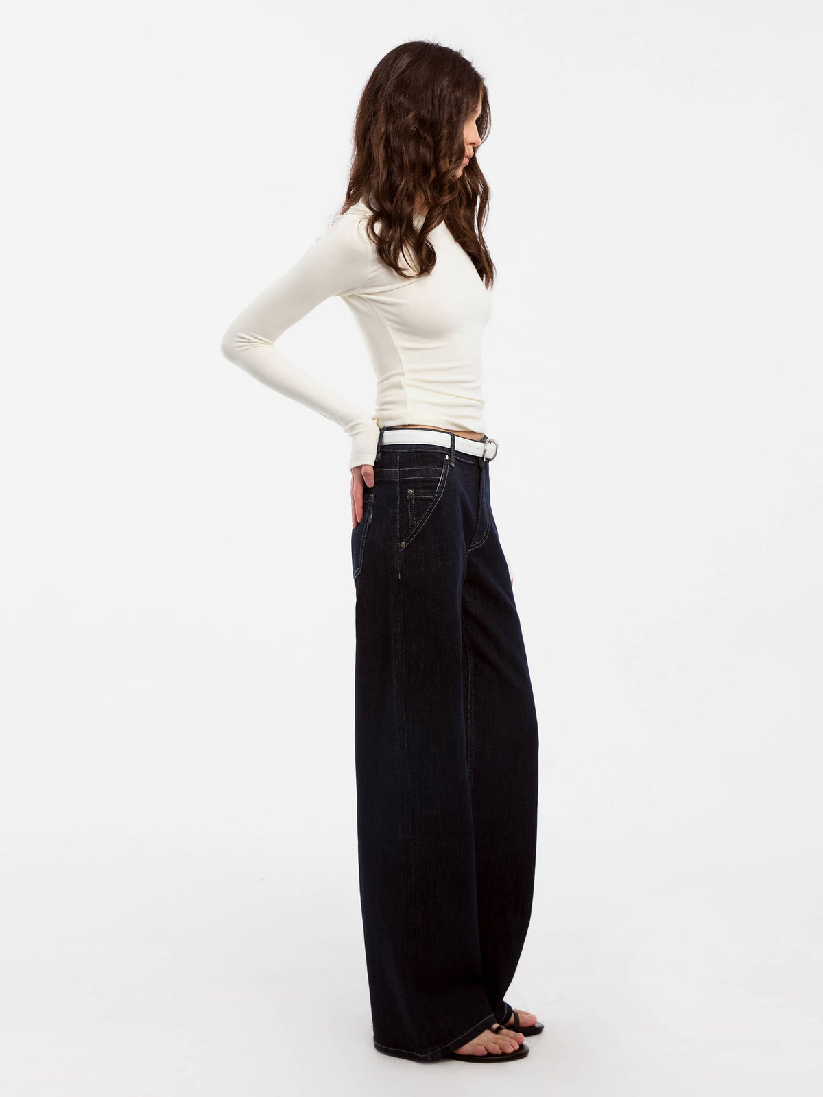 CUBIC Classic Straight Leg Jeans