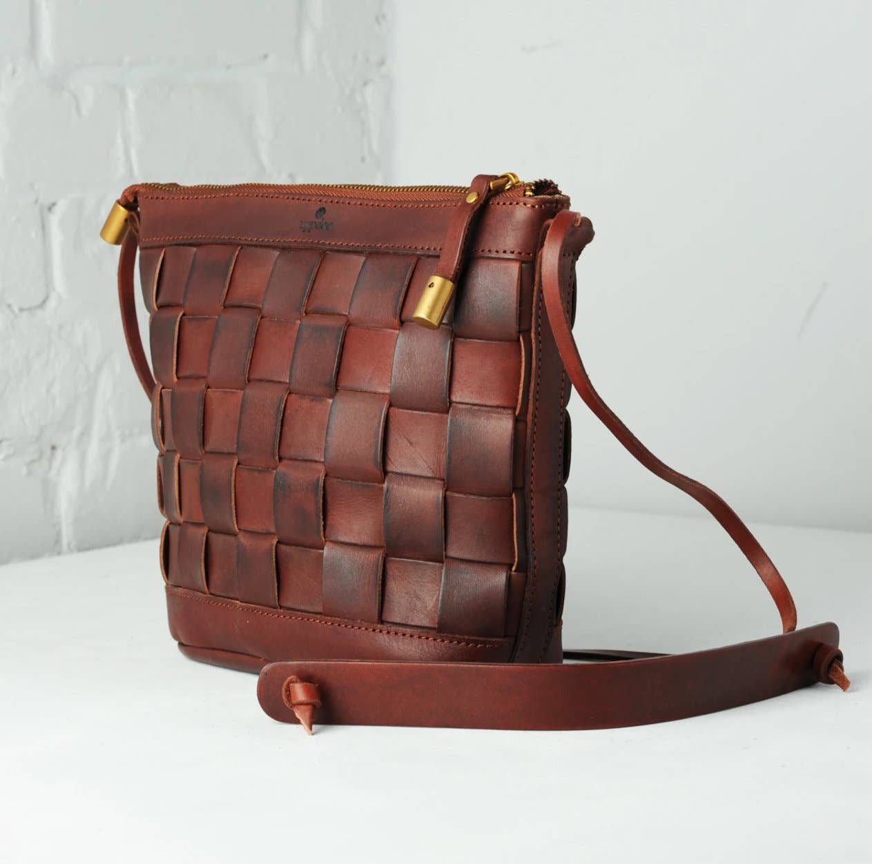 Venture Cross-Body Bag - Chestnut
