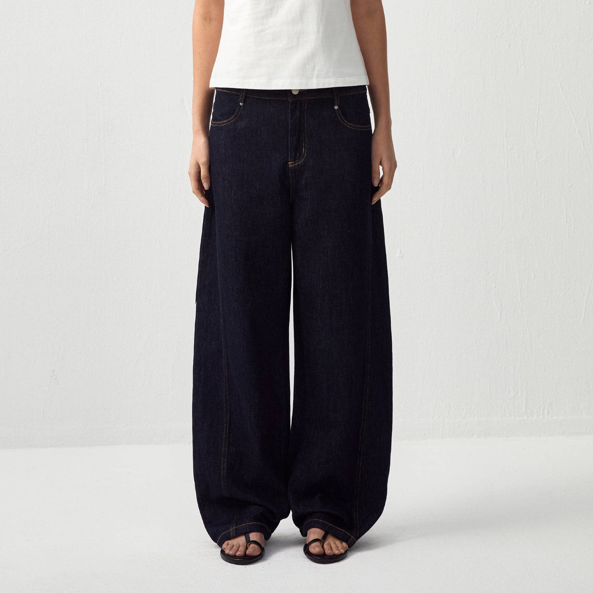 CUBIC Curved Ribbon Jeans