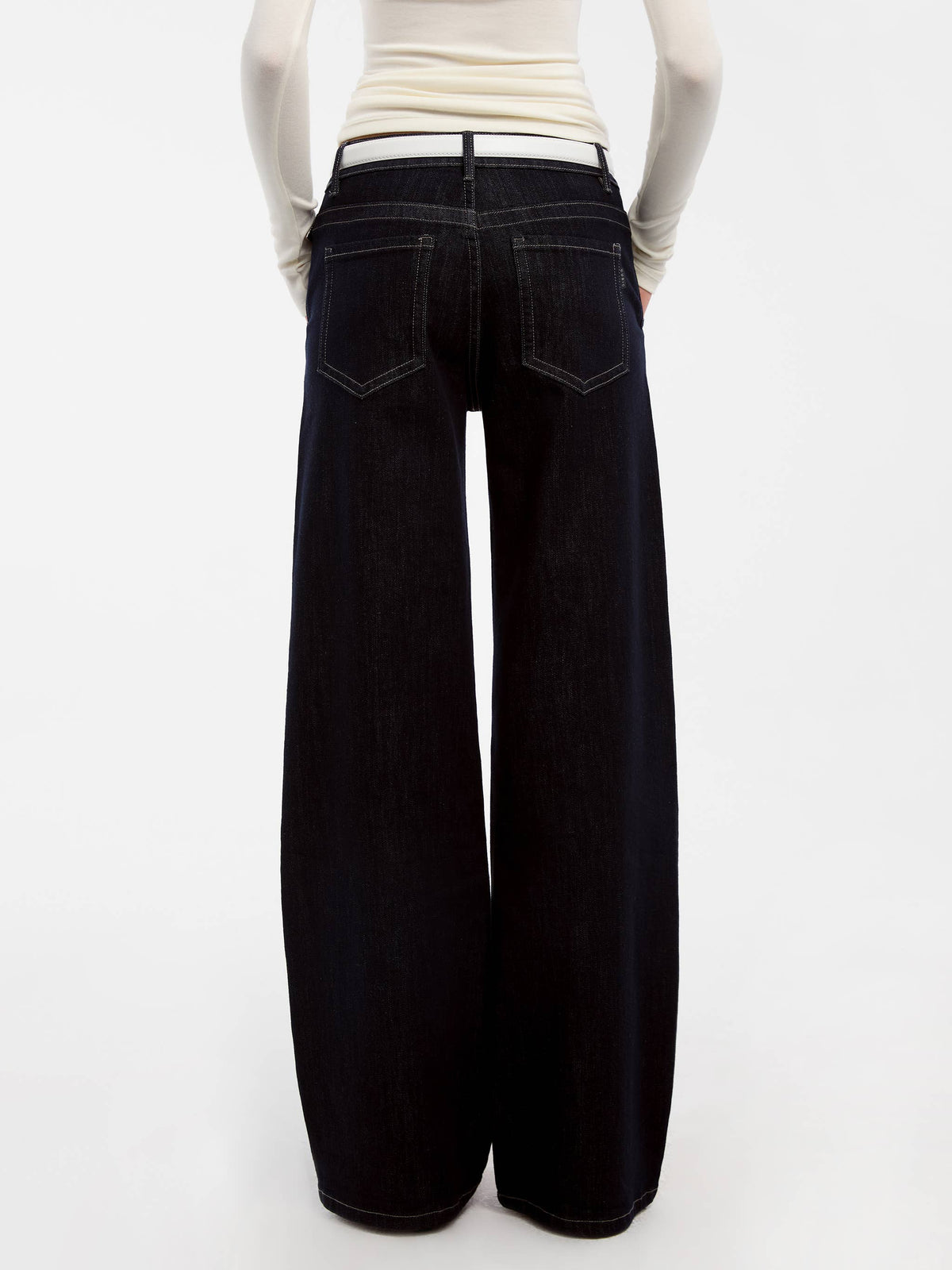 CUBIC Classic Straight Leg Jeans